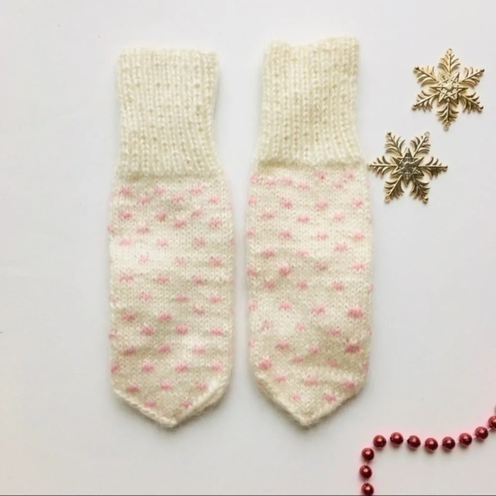 Cute Warm Pink Hearts Mittens